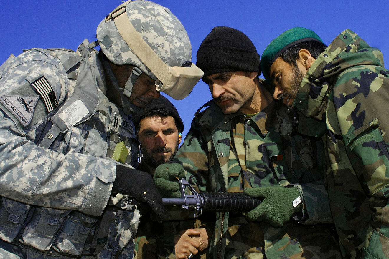 Der Krieg in Afghanistan 2001-2021 - Akteure, Zahlen, Waffen, Opfer