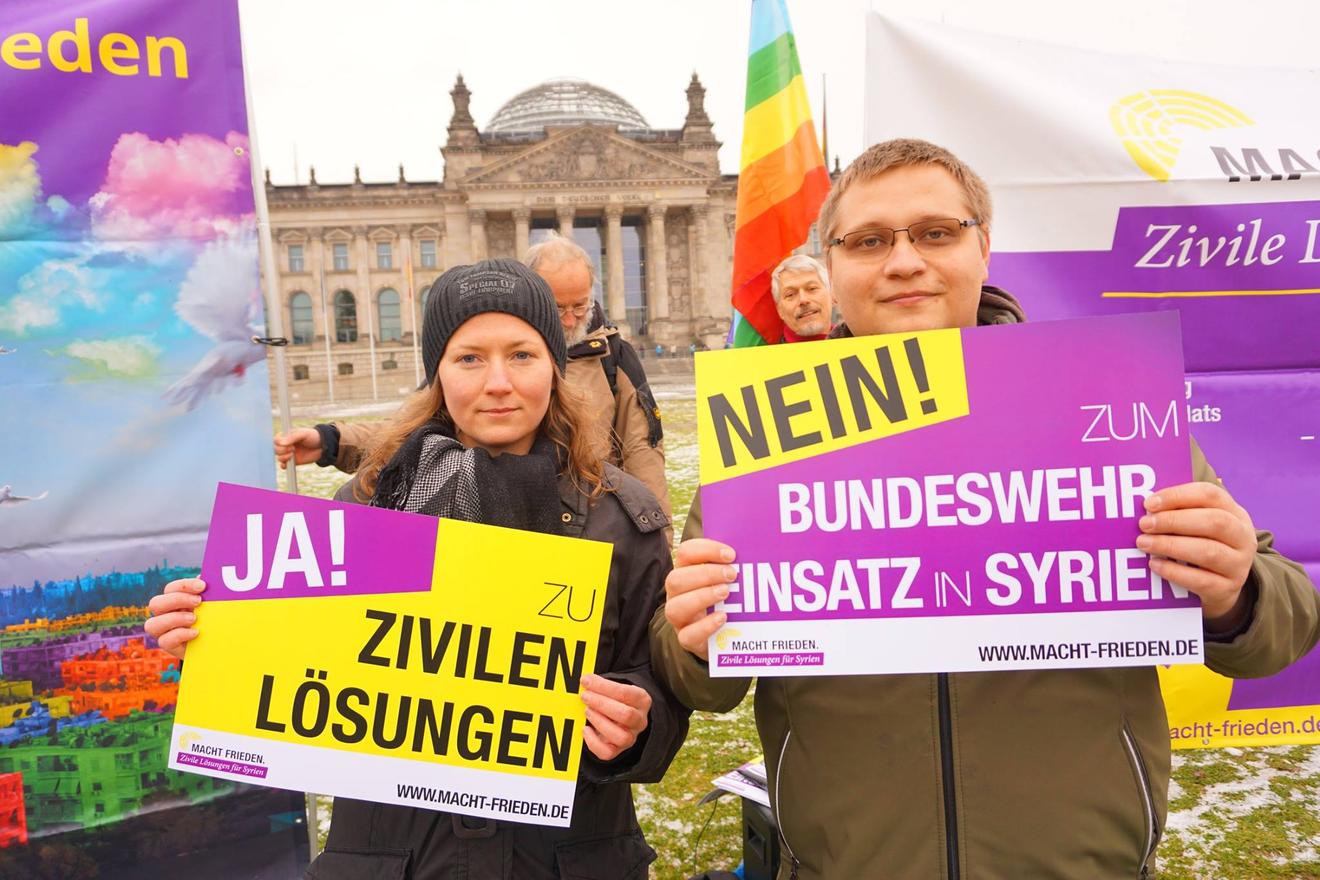 Die Kampagne MACHT FRIEDEN. fordert die Einstellung der Kämpfe und die Suche nach zivilen Lösungen 