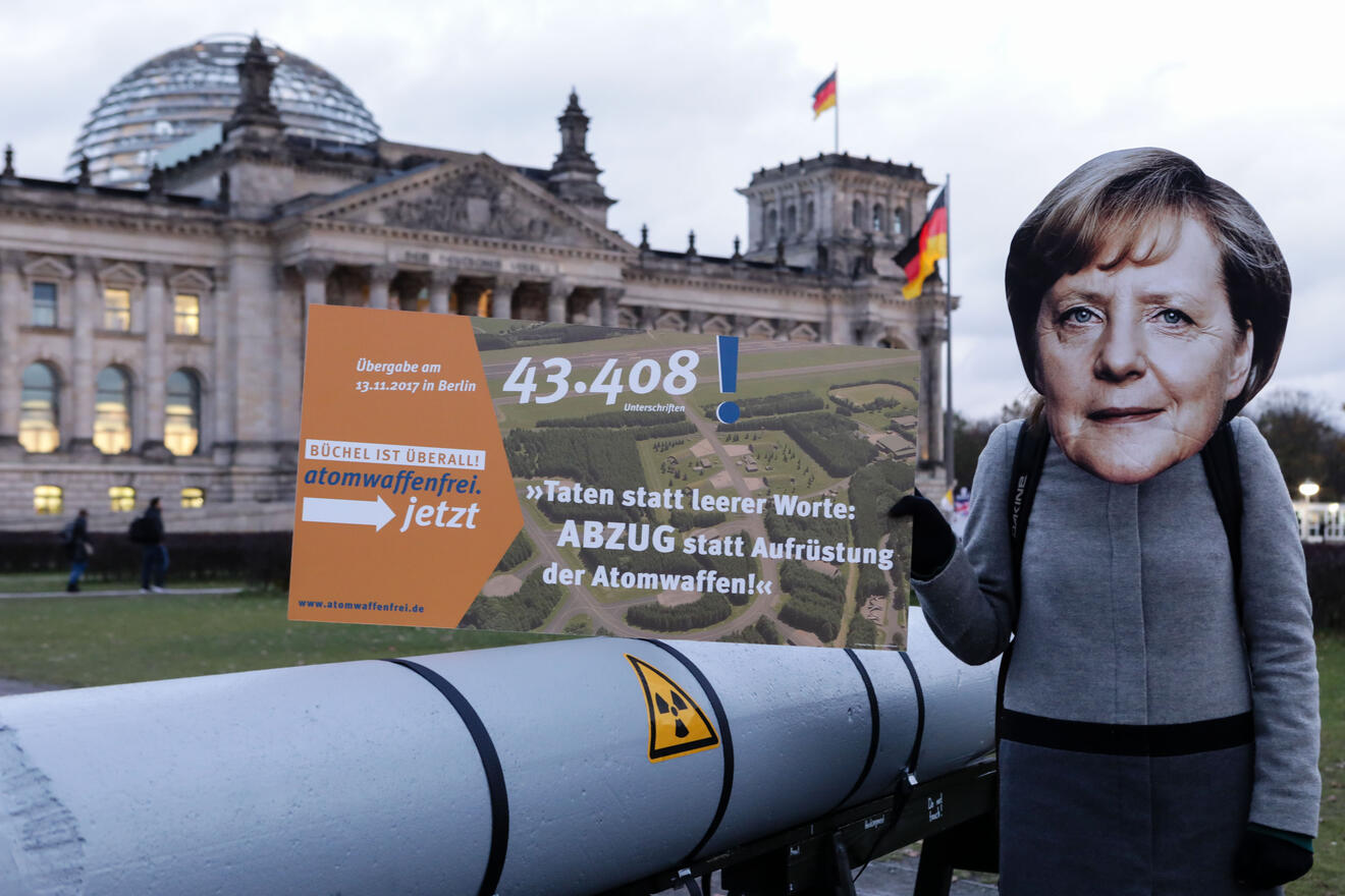 43.408 Unterschriften überreicht  – Ein Starkes Zeichen an Jamaika für Abzug der Atomwaffen