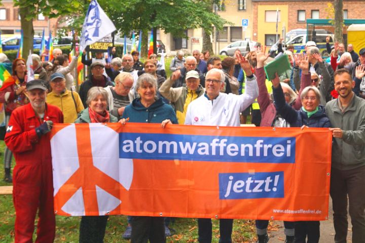Im Aktionsbündnis "atomwaffenfrei.jetzt" engagieren wir uns für nukleare Abrüstung.