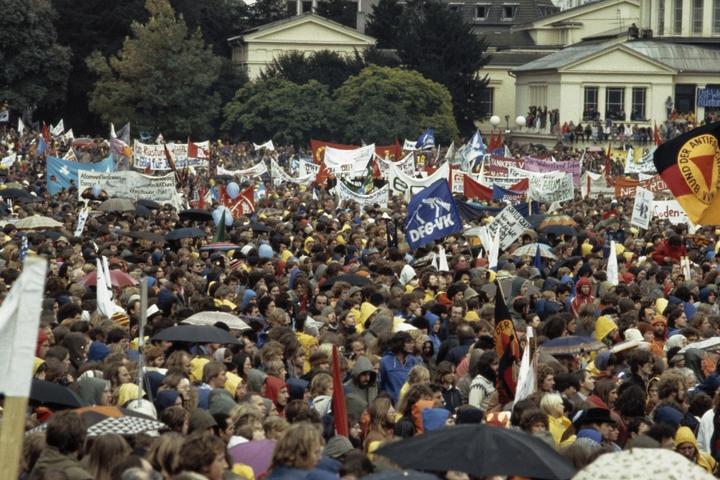 Film- und Fotomaterial aus den 80ern gesucht