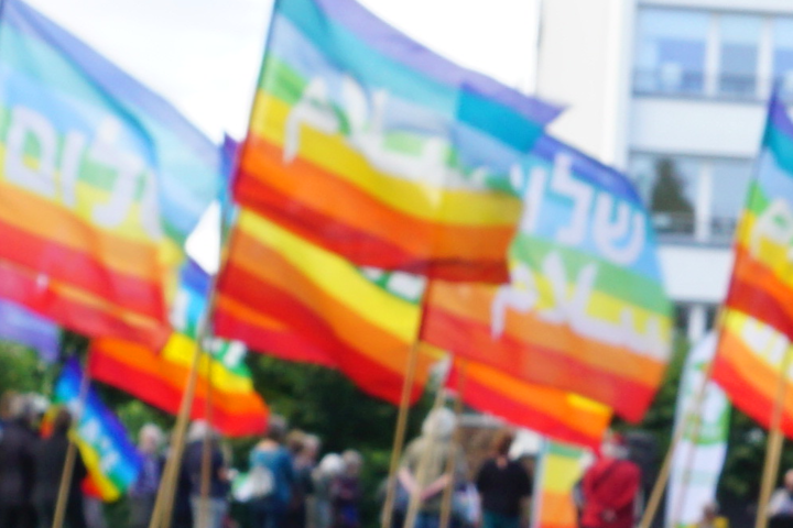 Aktiv werden gegen die immer weiter steigenden Militärausgaben.